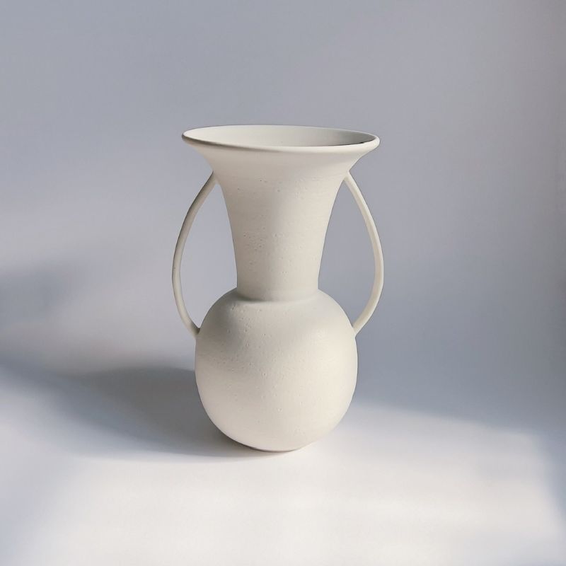 Amphora Vase White Lifestyle 2