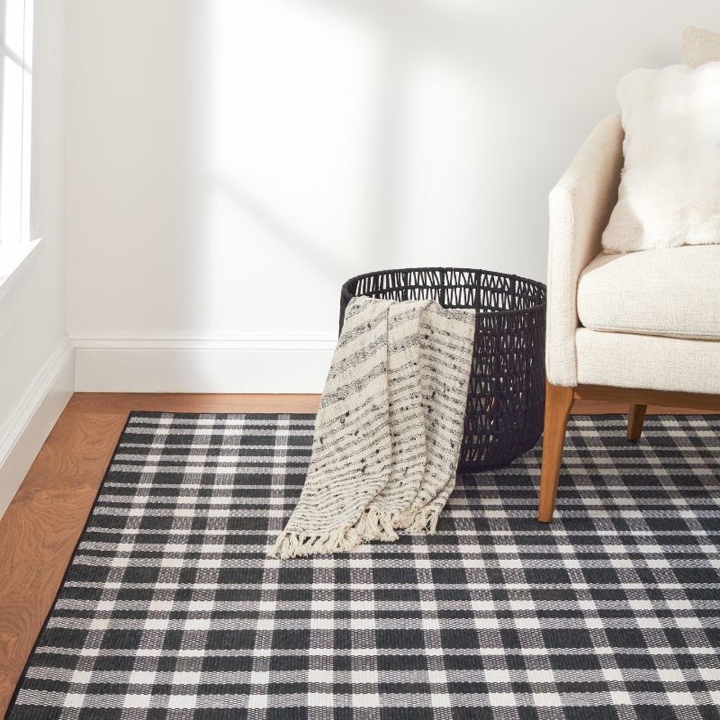 Houston Plaid Black Machine Washable Rug