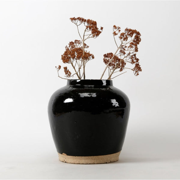 Obsidian Vase Lifestyle 1