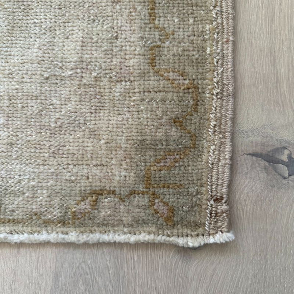Vintage Turkish Rug 302